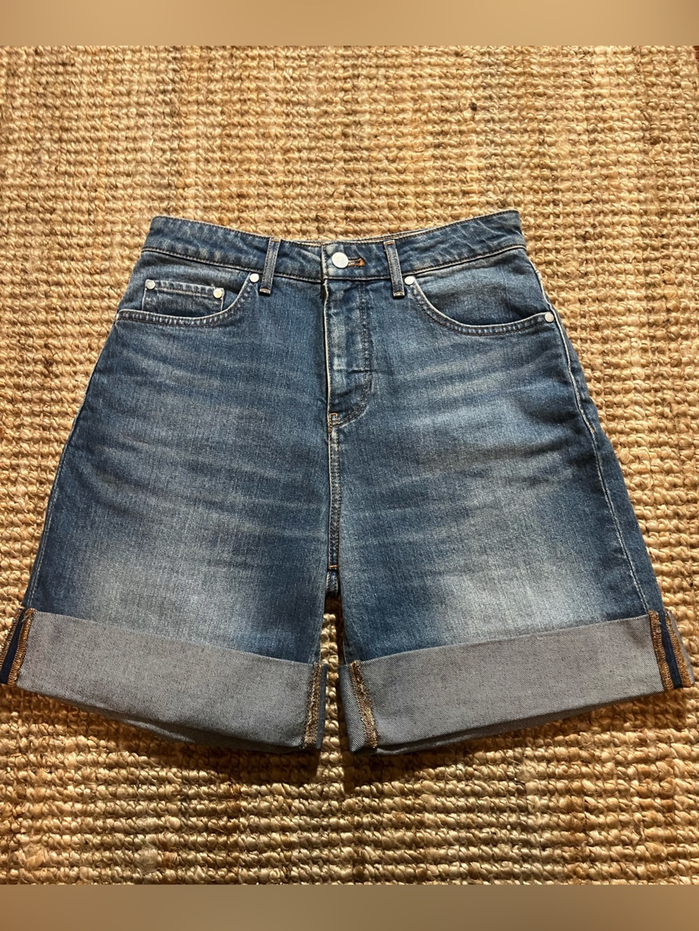 Pilcro Washed Blue Denim Roll-Cuff Shorts - size 6